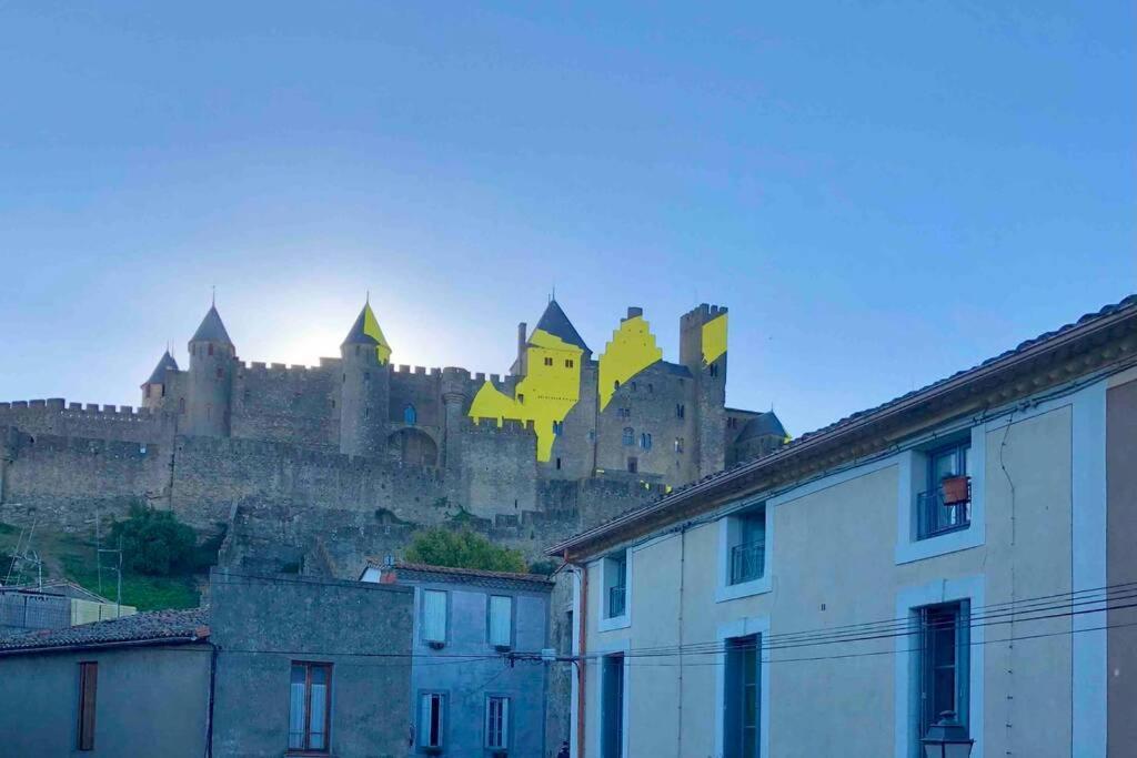 Le Templier Vue Cite Pied Cite Medievale Neuf Carcassonne Exteriér fotografie